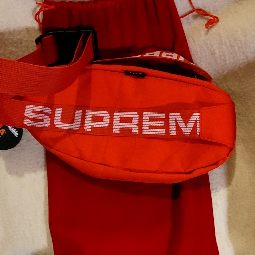 COPY - Supreme sidebag